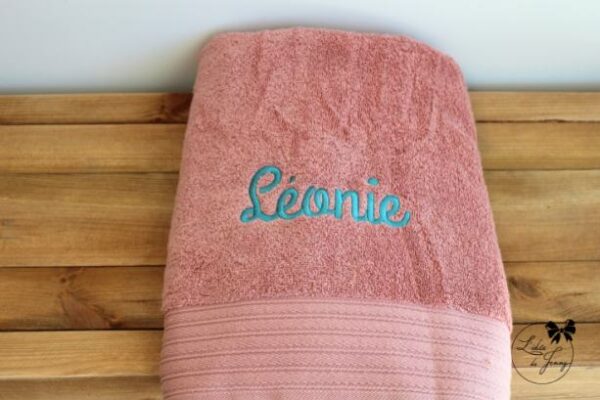 serviette de bain rose