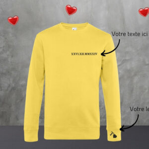Pull personnalisé pour couple, brodé avec une date et une initiale sur la manche.
