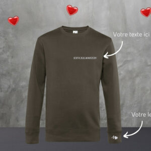 Pull personnalisé pour couple, brodé avec une date et une initiale sur la manche.
