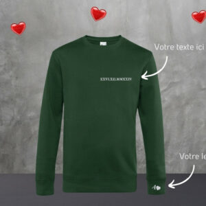 Pull personnalisé pour couple, brodé avec une date et une initiale sur la manche.