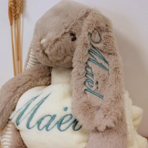 Peluche Lapin personnalisé avec plaid brodé