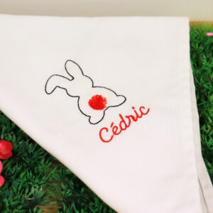 Serviette de table brodée personnalisée pour Pâques avec prénom et lapin