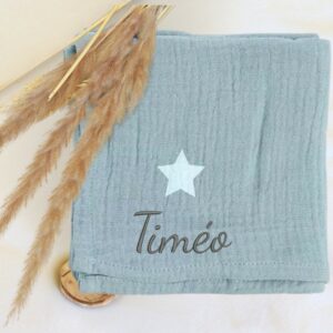 Lange pour bébé personnalisé avec prénom brodé