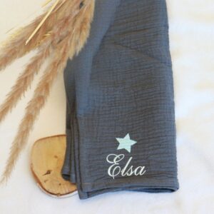 Lange pour bébé personnalisé avec prénom brodé